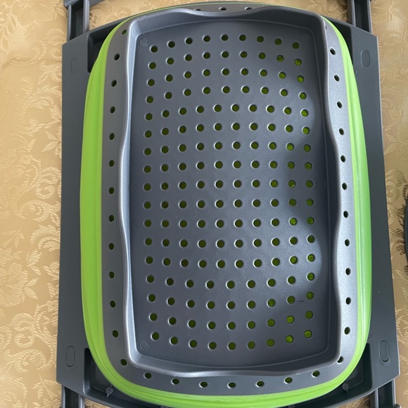 3 NWOT 3 collapsable Colanders - Picture 8 of 13